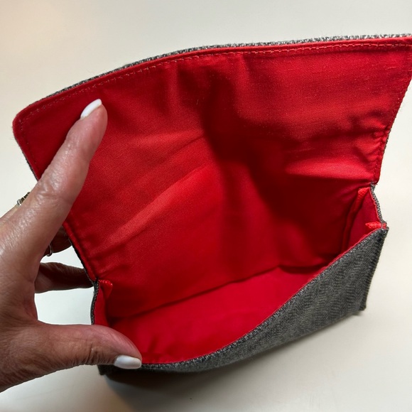 Air Canada Business First Class Amenity Kit Travel Toiletry Bag. - Picture 2 of 3